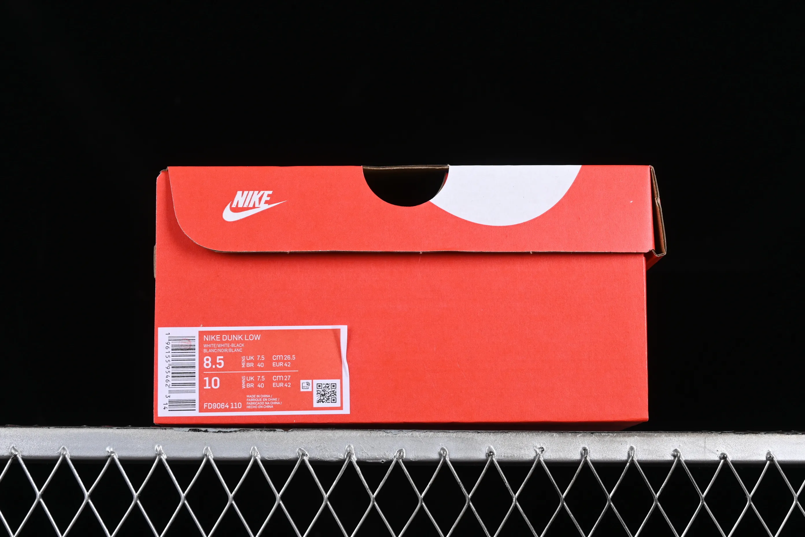 All Categories Nk SB Dunk Series Nk SB Dunk Low Low-top Sneakers Cost-Effective Edition Nk Dunk Low Black and White Blue Panda SB Smashed Backboard Fashion Casual Sneakers FD9064-110